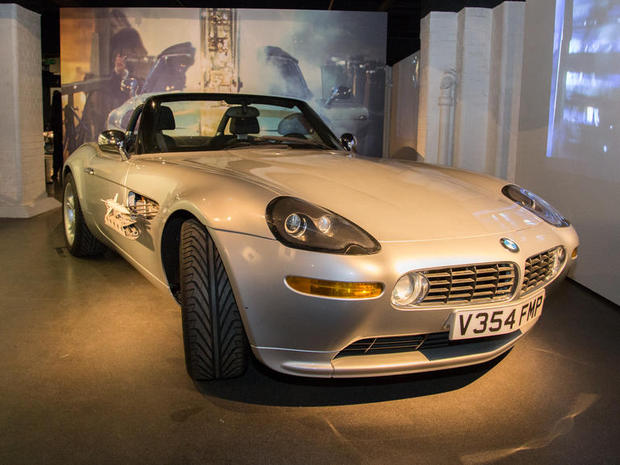 　「007ワールド・イズ・ノット・イナフ」でPierce Brosnanが運転した「BMW Z8」。