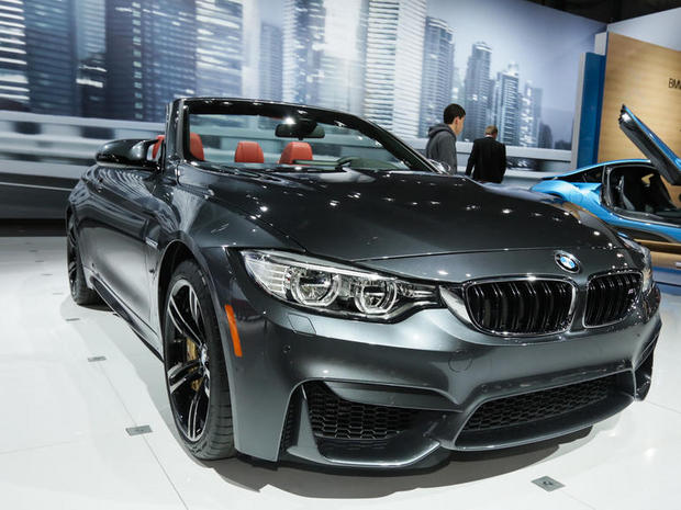 　BMWは2013年、新しいクーペモデルである4シリーズを発表し、それにM4パフォーマンスバージョンを続けた。今回、BMWは、M4にリトラクタブルハードトップを採用した。