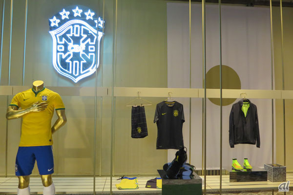　ブラジルのユニフォーム。Nikeは、特にブラジルのユニフォームに大きな思い入れがあるという。