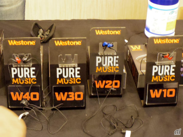 　Westoneでは、「UM Pro」「W」などのバランスドアーマチュアモデルをズラリと並べていた。5月に発売される「W50」も含めて試聴機がそろっていた。