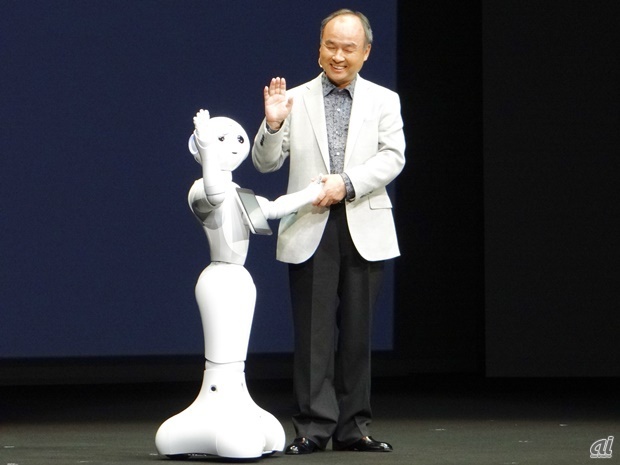 　ソフトバンクは創業以来、「情報革命で人々を幸せに」という経営理念を掲げてきた。同社代表取締役社長の孫正義氏は発表会で「人類史上初めて、ロボットに心を与えることに挑戦する」と思いを語った。