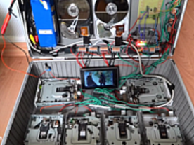 フロッピードライブとハードドライブの可動部で奏でる音楽