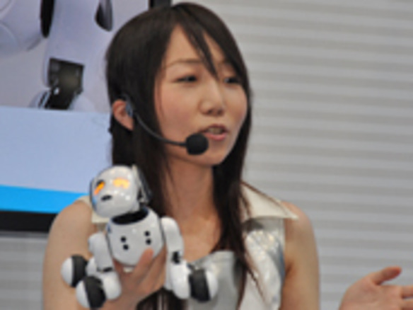 スマホ型玩具からハイテクなロボットまで--東京おもちゃショー2014