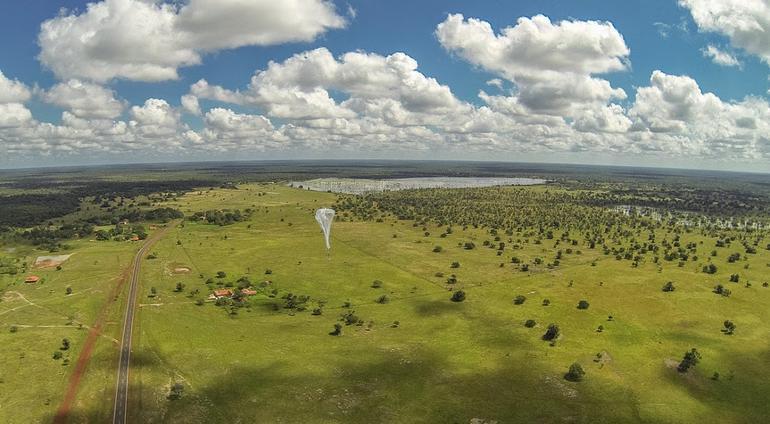 ブラジルのカンポマイオル上空にある「Project Loon」の気球