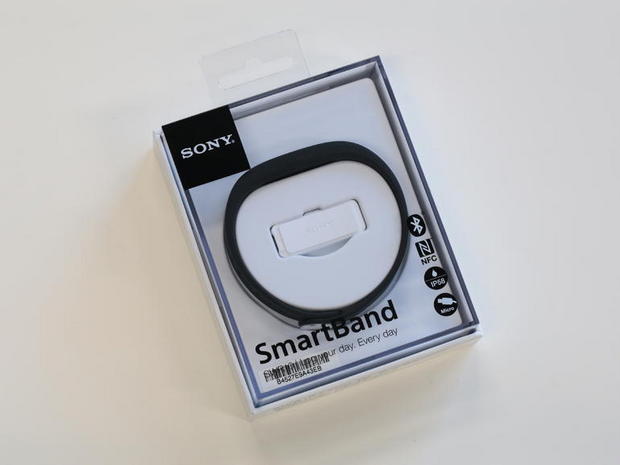 　ソニーは、「SmartBand SWR 10」を発売した。単なるフィットネストラッカーのように見えるかもしれないが、それ以上のものとなるよう設計されている。

関連記事：「SmartBand」レビュー--ライフログを記録するスマートなデバイス