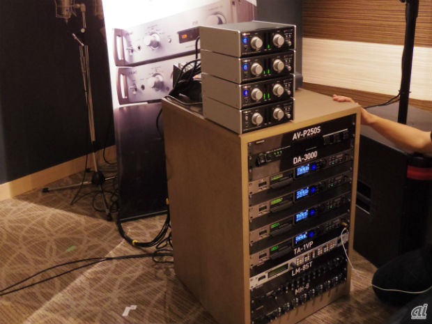 　録音に使用されたティアックのステレオマスターレコーダー「TASCAM DA-3000」。