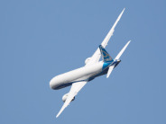 ボーイング新型機「787-9」--ファーンボロー国際航空ショーで飛行を披露