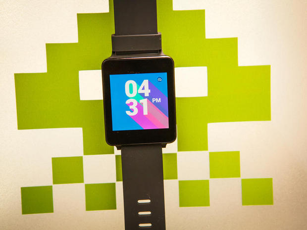 G Watchの価格

　G Watchは、Google Playストアで販売されている。価格は229ドル（編集部注：日本では22900円）。Google I/Oで披露された他のAndroid Ware搭載スマートウォッチには、サムスンの「Gear Live」とMotorolaの「Moto 360」がある。