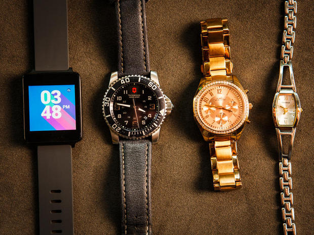 サイズの比較

　LGのG Watch（左端）の横に、いくつか典型的な時計を並べてみた。