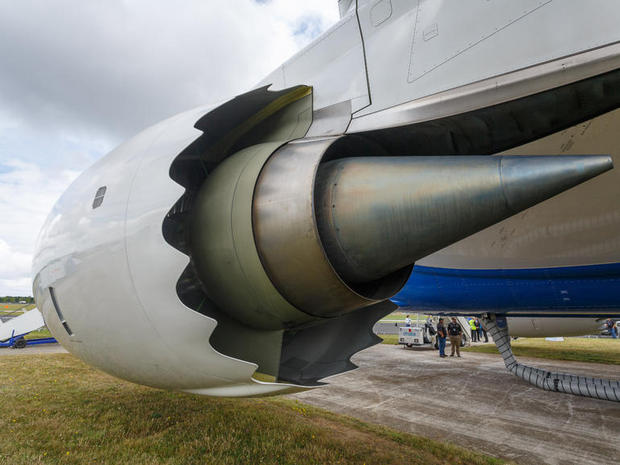 　787-9には、GE製かRolls-Royce製のいずれかのエンジンが搭載されるが、どちらも従来のエンジンより高効率に設計されている。