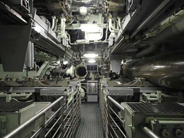 　多くの潜水艦と異なり、「ブーマー」（米海軍の俗語で、弾道ミサイル搭載潜水艦を表す）には防御専用の魚雷管がある。