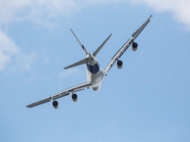 　Airbusは、同社の新しいA380がBoeingの「747」から市場シェアを奪うことを期待している。