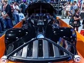 ダース・ベイダーが車に--走行可能なフルサイズ「ダース・ベイダーカー」を写真で見る