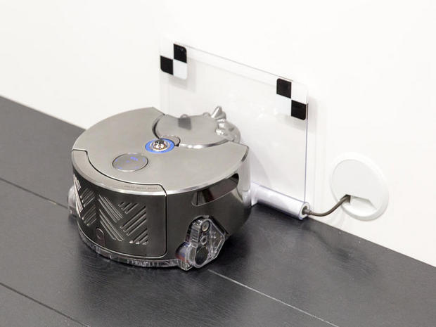 　Dysonの正式プレスリリースによると、360 eyeは「日本市場で提供されている他のどのロボット掃除機よりも吸引力が高い」という。
