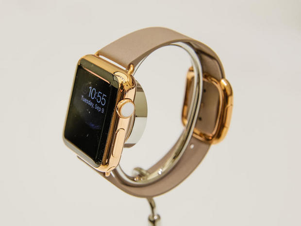 　Apple Watchにはハイエンド機種として、18Kゴールド仕上げのこのきらびやかなモデルが提供されている。