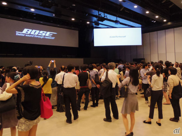 　ボーズは９月16日、東京・渋谷の「ヒカリエ」において、イベント「BOSE IMPACT2014」を開催した。事前にウェブサイトで来場者を募り、会場には1000人以上が集まった。YouTubeとツイートキャスティングで生中継された会場の様子を写真で紹介する。