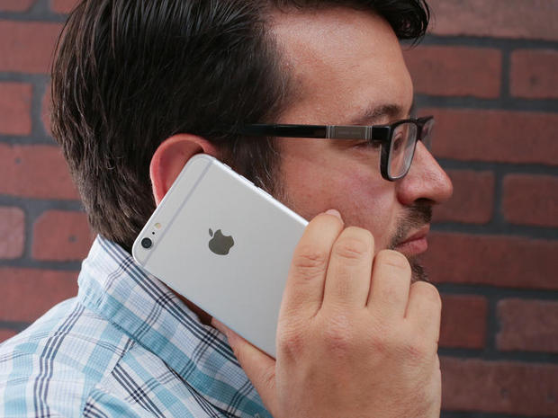 　では、iPhone 6 Plusはどの程度大きいか？手がかなり大きくない限り、扱いにくさがあるかもしれない。