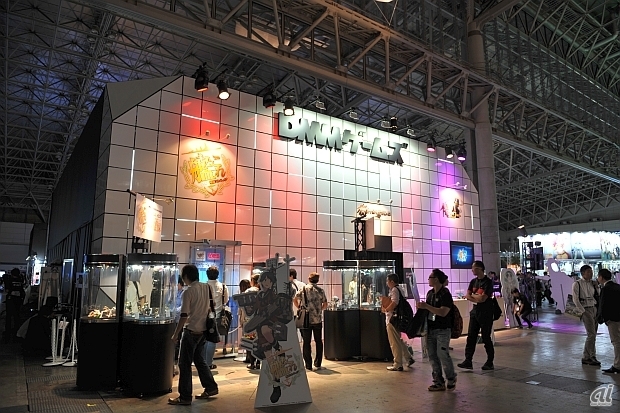 　DMMゲームズは、各種ゲームサービスの出展のほか、「艦隊これくしょん」関連商品の展示を行っている。