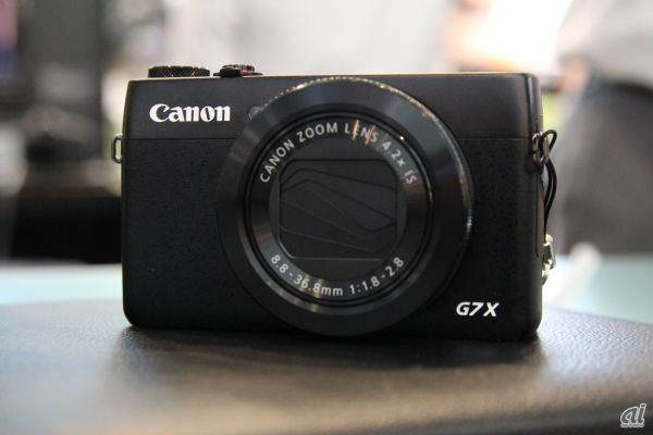 　キヤノンは、1.0型の大型CMOSセンサーを搭載したコンパクトデジタルカメラ「Power Shot G7 X」を10月3日に発売する。ここでは同モデルの特徴を写真で紹介する。