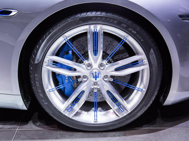 Maseratiのコンセプトカー「Alfieri」

　Alfieriの青いワイヤースポークは単なる装飾にすぎない。
