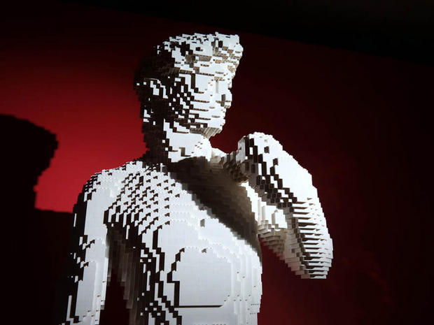 　ミケランジェロの「ダビデ像」。本物はフィレンツェのアカデミア美術館に展示されている。「ミケランジ『レゴ』」という感じだ。