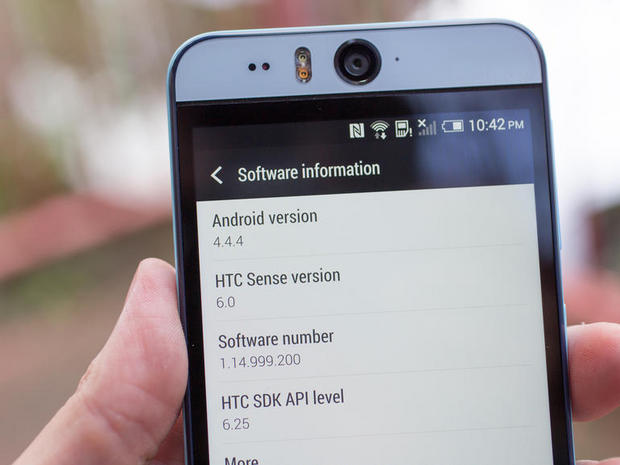　「Android 4.4」（「KitKat」）を搭載。