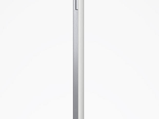 　Nexus 9の本体は、つや消し加工が施されたアルミの薄型ボディで、厚さは7.95mm、重量は425g（Wi-Fiモデル）だ。