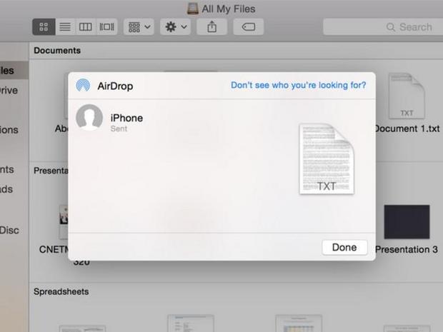 　iOS搭載端末で「AirDrop」は既に利用できていたが、AirDropを利用してiOS 8デバイスとMacでファイルを共有することができるようになった。