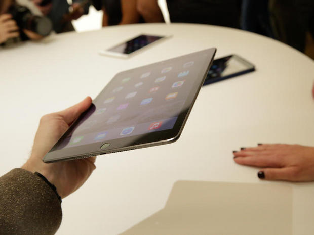 　iPad Air 2には反射防止コーティングが施されており、グレアが56％抑えられているという。