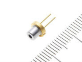 シャープ、高輝度かつ省エネ性に優れた赤色レーザ開発--HUDなどに採用