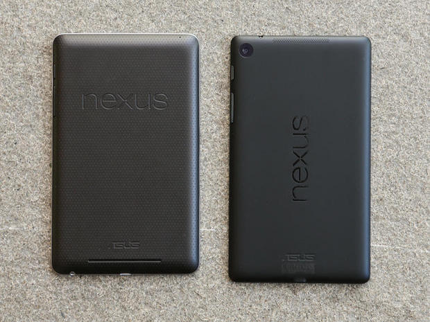 　2012年バージョン（左）は、2013年バージョンよりもわずかに小さい。Nexus 7の2つ目のバージョンは、Android 4.3と同時にリリースされた。