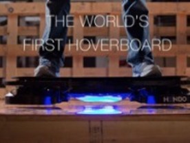 未来のスケートボード？地上から浮いて動作する「Hendo Hoverboard」