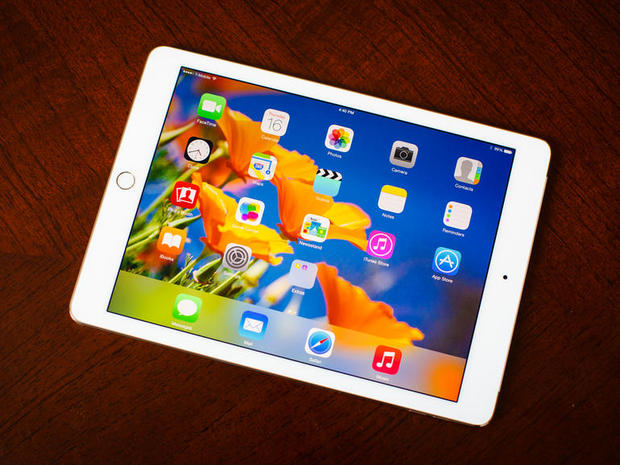 　Appleの「iPad Air 2」は厚さが6.1mmで、「iPhone 6」よりも、鉛筆や雑誌よりも薄い。これよりも薄くて軽いタブレットは他にもあるが、この新型iPad Airが、現在流通している「iOS」デバイスの中でもっとも薄いことは確かだ。そして、初代iPad Airよりも少しだけ洗練されている。

関連記事：「iPad Air 2」レビュー（前編）--より薄く高性能に