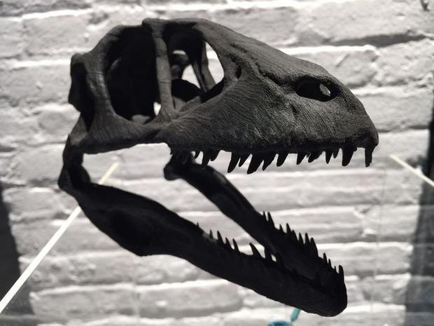 　Hewlett-Packard（HP）の3Dプリンティング技術「Multi Jet Fusion」は、まずは早期顧客向けとして2015年に提供される予定だ。今回、ニューヨークのイベントにおいて、プリントされたサンプル製品がいくつか披露された。写真は、恐竜の頭蓋骨だ。

関連記事：HP、3Dプリンティング技術「Multi Jet Fusion」を発表