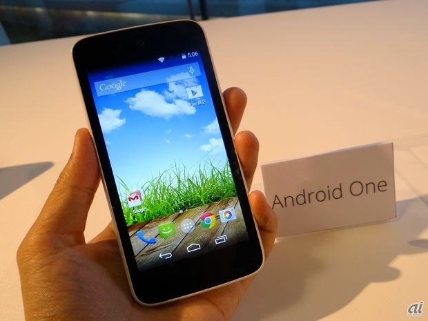 　会場にはインドで発売された低価格スマートフォン「Android One」も展示されていた。こちらは「Micromax Canvas A1」。約1万円ながらAndroid 4.4を搭載しており、実用的なレベルの動作を可能にしていた。