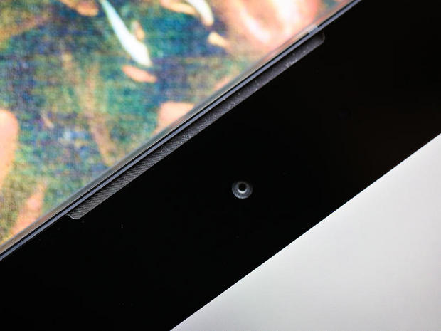 前面に配置されている機能
　クリアな音の「HTC BoomSound」スピーカーは、タブレットの前面にうまく埋め込まれている。Nexus 9は1.6メガピクセルの前面カメラも備えているため、自分撮り写真も撮れる。