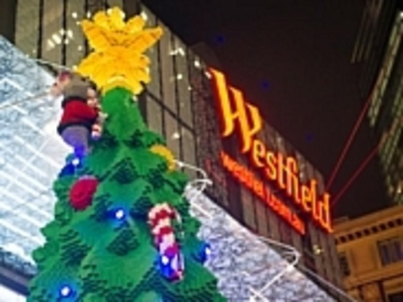 レゴのクリスマスツリーがシドニーに登場--高さ10メートル、ライトアップも