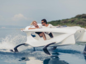 電気水中翼船「Quadrofoil」--写真で見る「水上のスポーツカー」