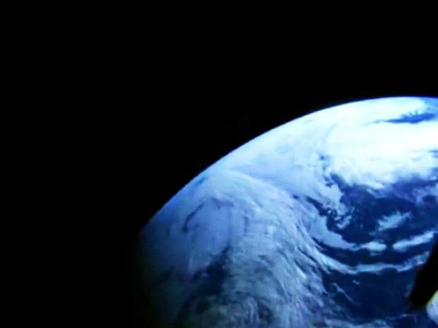 　NASAのOrion宇宙船に搭載されたカメラが撮影した青い地球。12月5日に成功したテスト飛行中に撮影。