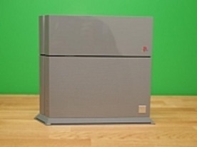 ソニー「PlayStation 4」20周年記念モデルを写真でチェック--初代カラーで数量限定