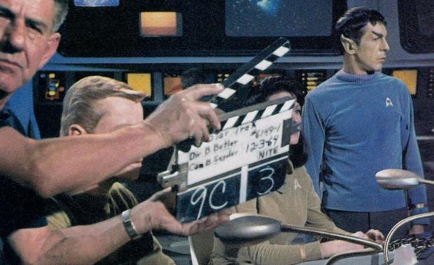 　「宇宙大作戦」の最初のパイロットエピソード「歪んだ楽園」は、1964年11月27日に撮影が開始された。このエピソードはNBCに却下され、20年後まで日の目を見ることはなかった。幸い、2作目のパイロットが完全なシリーズへの道を開いた。