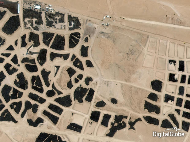 タイヤの墓場

　雑学が好きな人には朗報だ。この写真のおかげで、クウェートのスライビヤに世界最大のタイヤ廃棄場があることを学べる。
