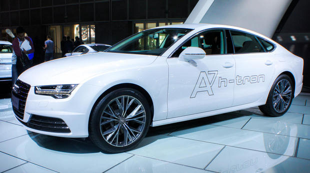 　Audiは、ロサンゼルスオートショー2014で同社の新しい燃料電池自動車「A7 h-tron」を披露した。A7 h-tronは、ゼロエミッション（CO2排出量ゼロ）自動車の開発を目指すAudiによる、いくつかの取り組みから生まれた1つの成果だ。

　ここでは、同車を写真で紹介する。
