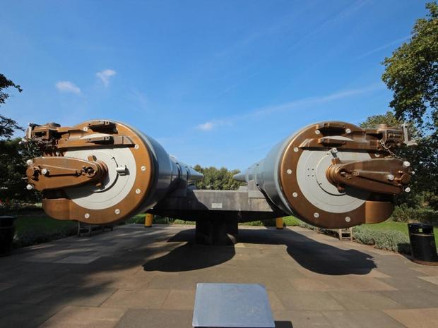 15インチ砲

　この2つの機関砲は、それぞれ別の戦艦に搭載されていた。第2次世界大戦で使われたものだ。