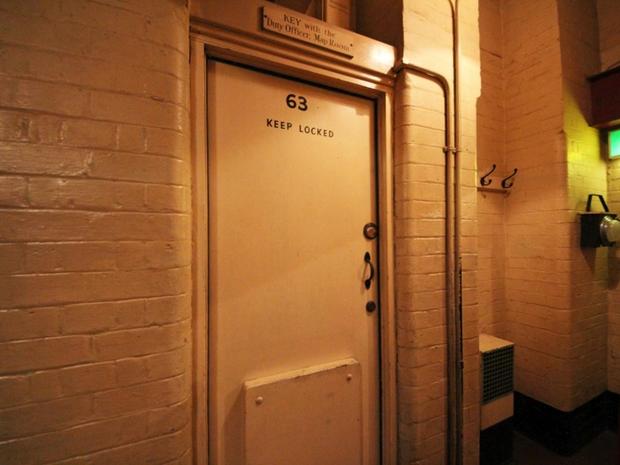 プライベート「バスルーム」

　これはChurchillのプライベートバスルームだと多くの職員は聞かされていた。実際には、大西洋の向こう側にあるホワイトハウスへと繋がる盗聴防止装置付き電話機があった場所だ。