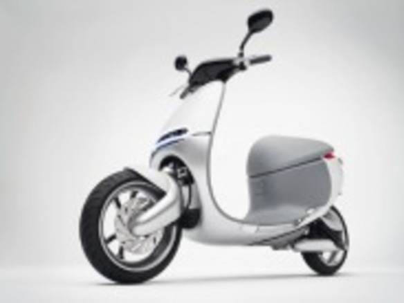 スマホアプリと連携可能な電動バイク「Smartscooter」--センサ30個で動きを検知