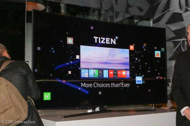 　2015年に登場するサムスン製スマートTVにはいずれも、「Tizen」を採用したまったく新しいスマートTVシステムを組み込む。Tizenは、スマートウォッチや一部のスマートフォンで採用されているオープンソースOSだ。このシステムの主な特徴としては、シンプルな単一画面のユーザーインターフェースと、応答時間の高速化がある。ここでは、同システムの一部を写真で紹介する。