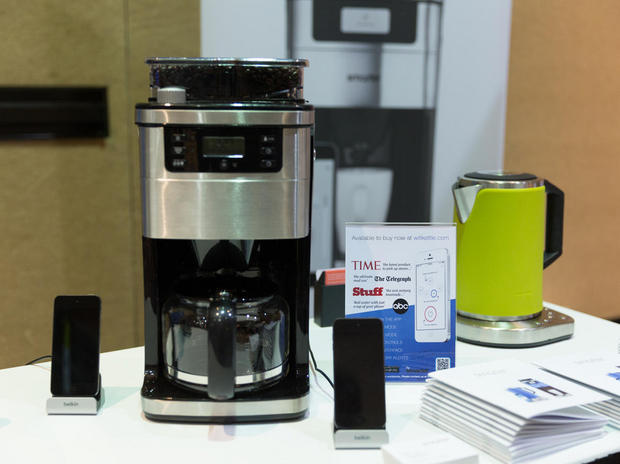 SmarterのWi-Fi Coffee Machine

　CES 2015では、コーヒーメーカーもスマートになった。その1つが、このSmarterの「Wi-Fi Coffee Machine」だ。このコーヒーメーカーは、スマートフォンにメッセージを送信する機能を持っている。