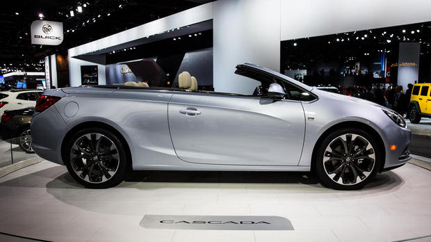 Buickの「Cascada」

　Buickはコンバーチブルの新モデル「Cascada」を展示して、遊び心を見せた。

関連記事：ビュイック「Cascada」--写真で見る新型コンバーチブル
