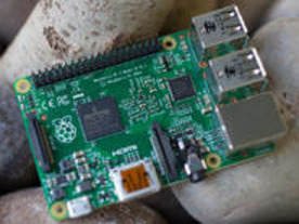「Raspberry Pi 2 Model B」を写真でチェック--早速入手して開封の儀